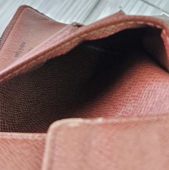 Louis Vuitton Vintage Bi Fold Canvas Monogram Wallet with Coin Pouch - Picture 10 of 13